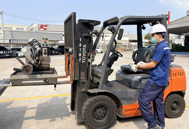 ภาพงานซ่อมเครื่องเลื่อยสายพาน